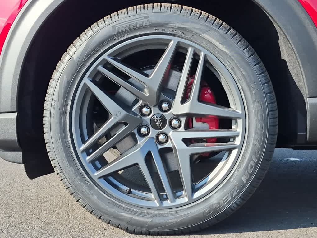 2026 Ford Explorer ST-Line photo 4