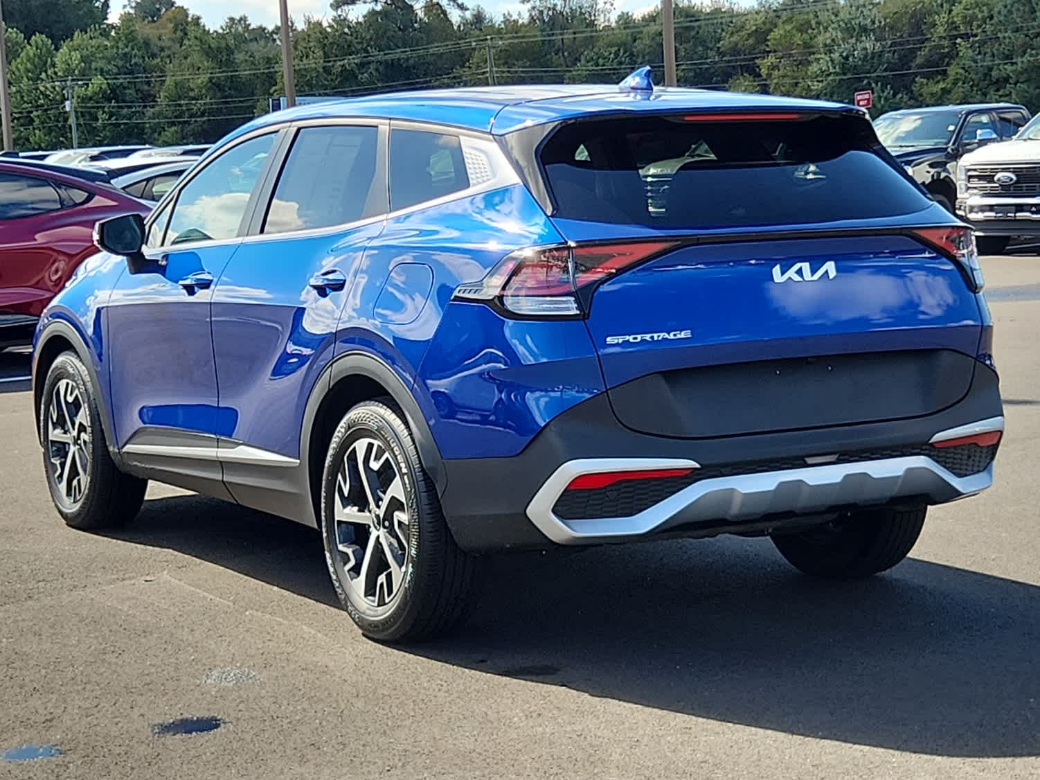 2023 Kia Sportage EX photo 3