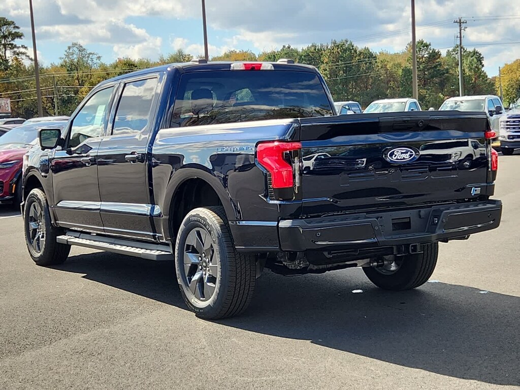 New 2025 Ford F-150 Lightning Flash 4WD SuperCrew 5.5 Box