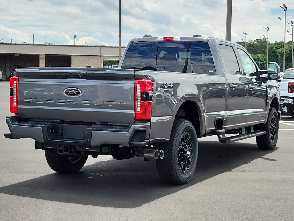 2025 Ford F-250 Lariat photo 3
