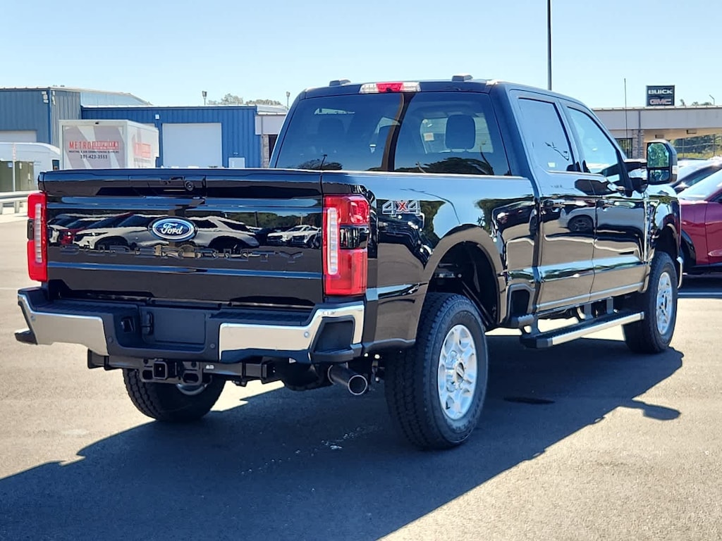 2026 Ford F-250 XLT photo 3