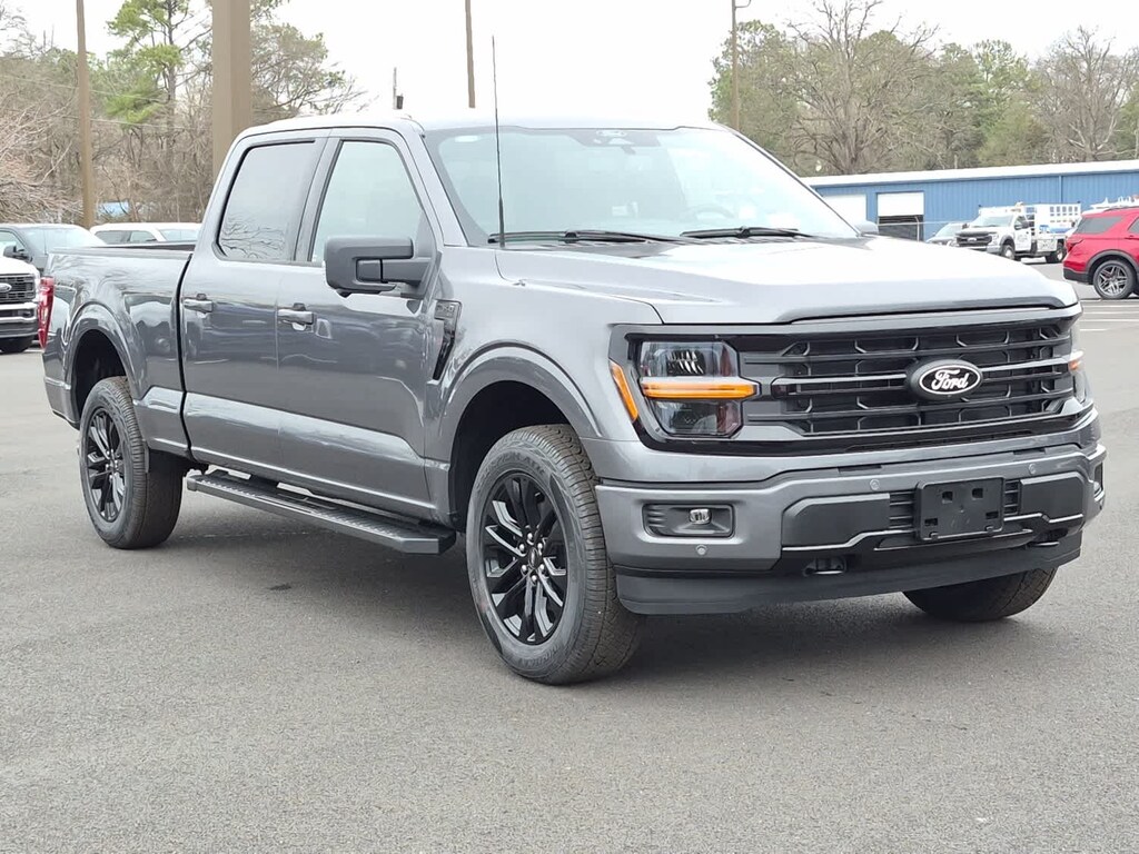 2026 Ford F-150 XLT photo 2