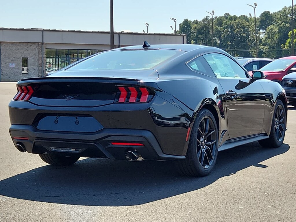 2025 Ford Mustang EcoBoost Premium photo 3