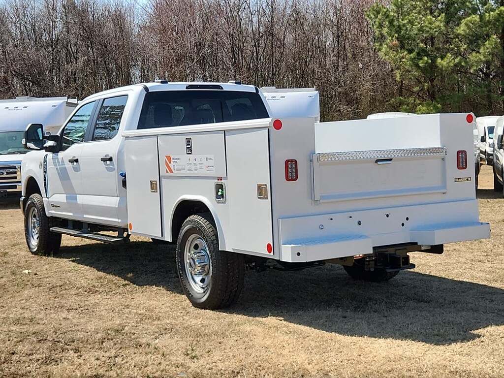 New 2024 Ford Super Duty F-350 SRW F-350 XL 4WD Crew Cab 179 WB 60 CA