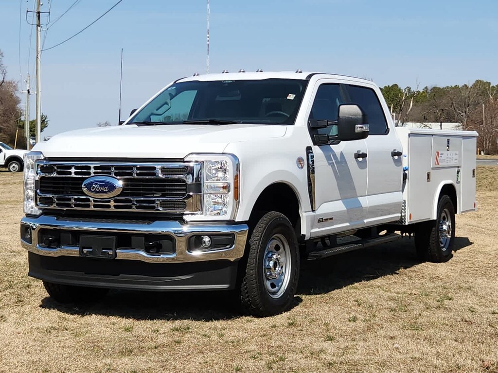 New 2024 Ford Super Duty F-350 SRW F-350 XL 4WD Crew Cab 179 WB 60 CA