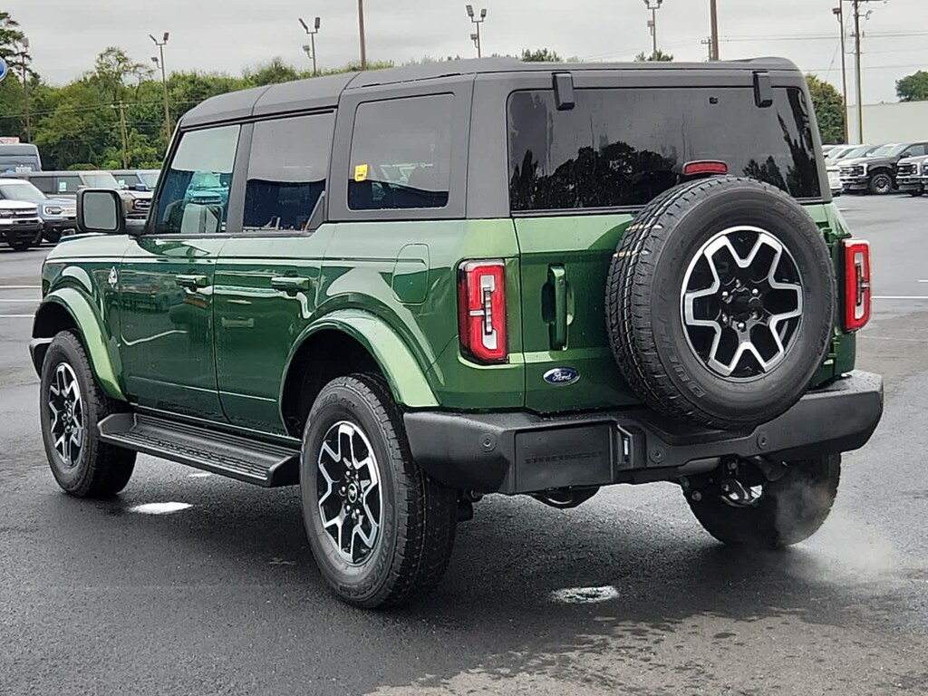 2025 Ford Bronco Outer Banks photo 4