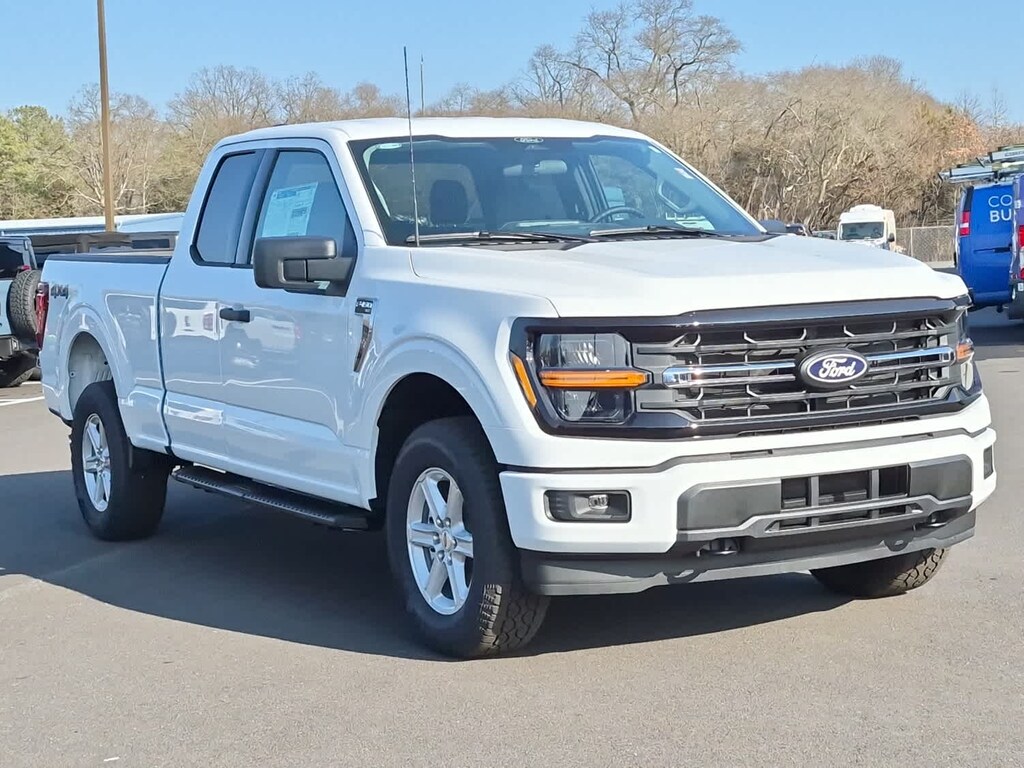 2026 Ford F-150 XLT photo 2