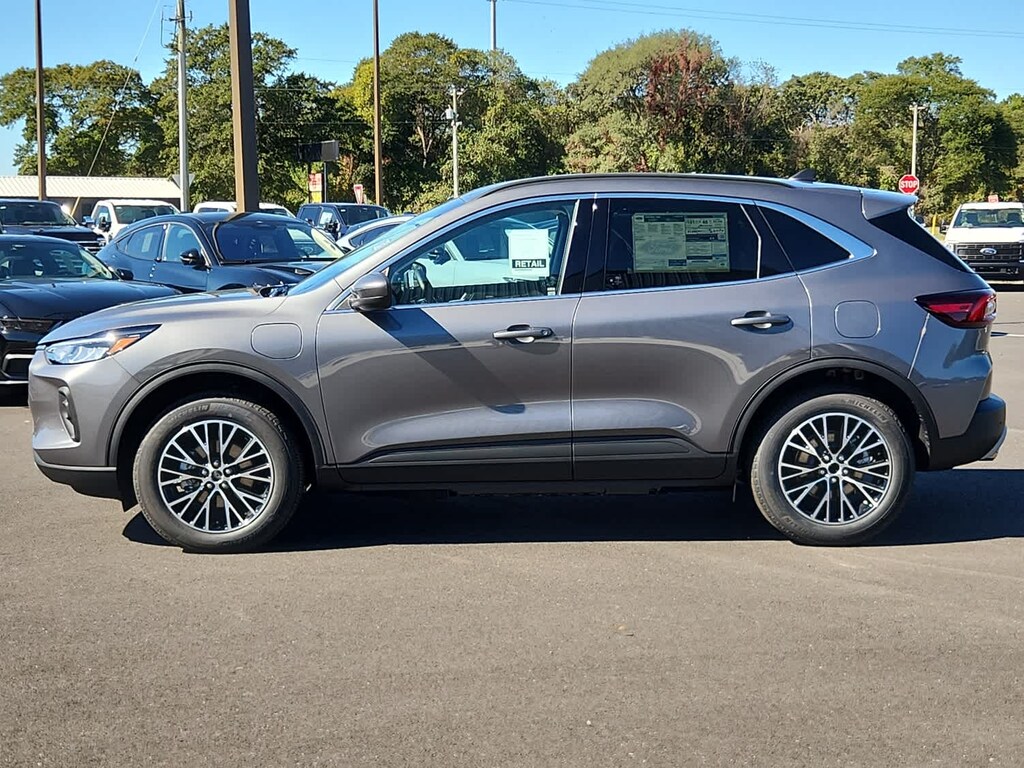 2026 Ford Escape Plug-In Hybrid photo 3