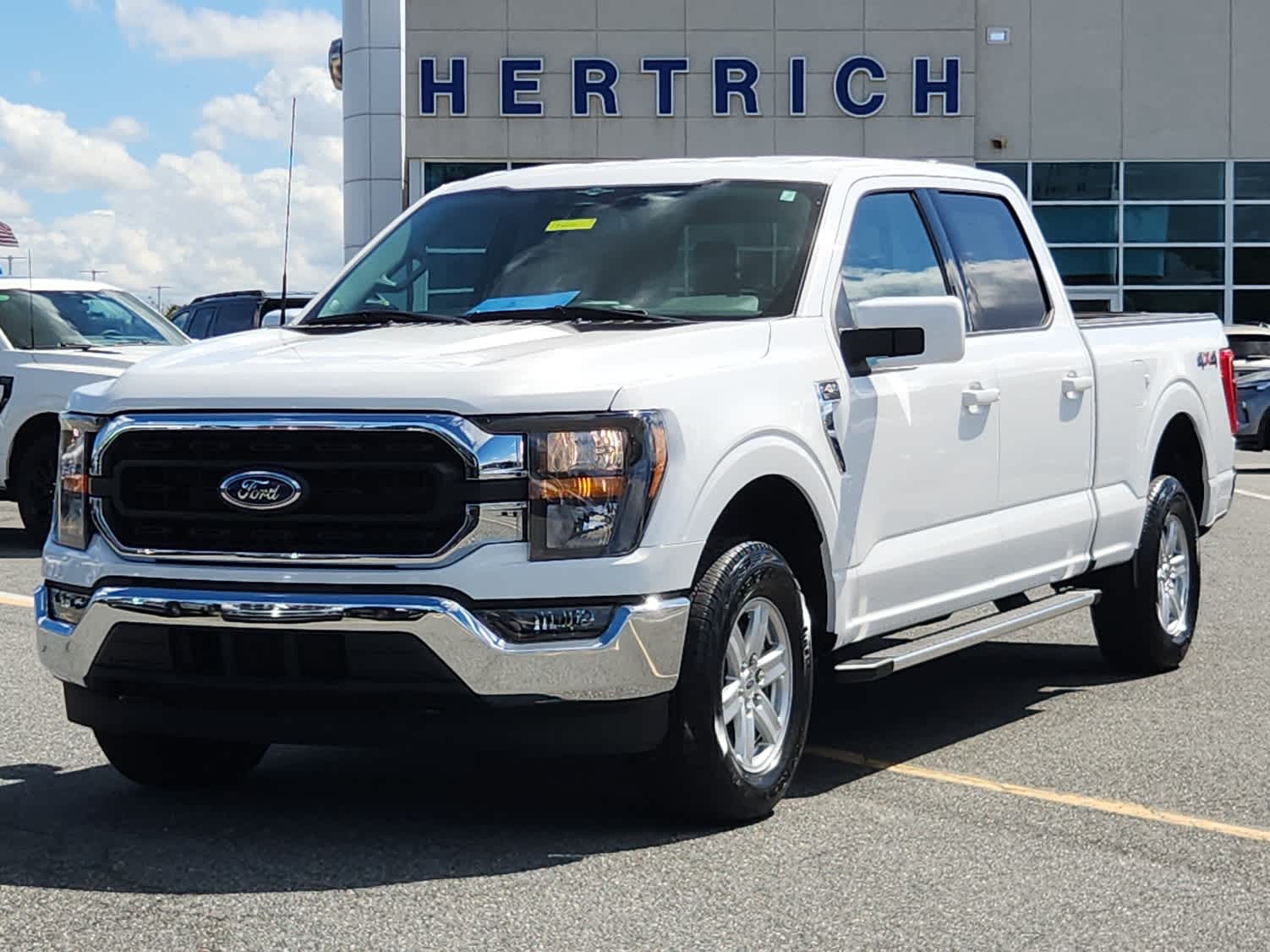 2023 Ford F-150 XLT photo 3