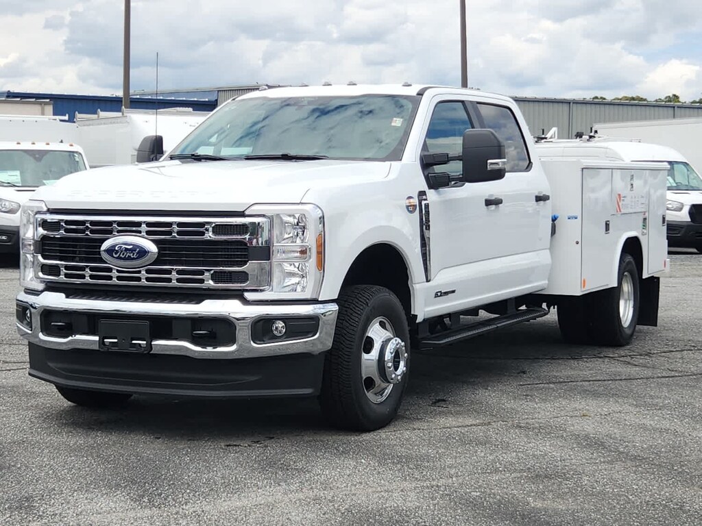 New 2025 Ford Super Duty F-350 DRW F-350 XL 4WD Crew Cab 179 WB 60 CA