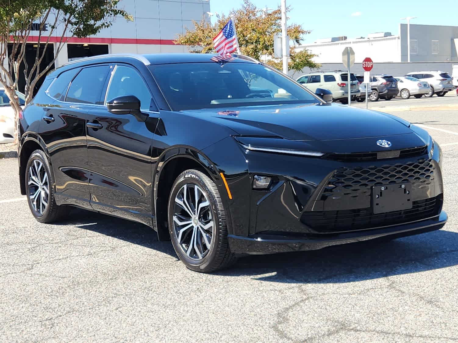 2025 Toyota Crown Signia XLE photo 2