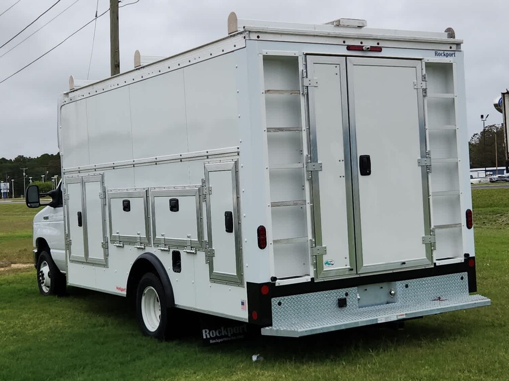 2025 Ford E-450 photo 4