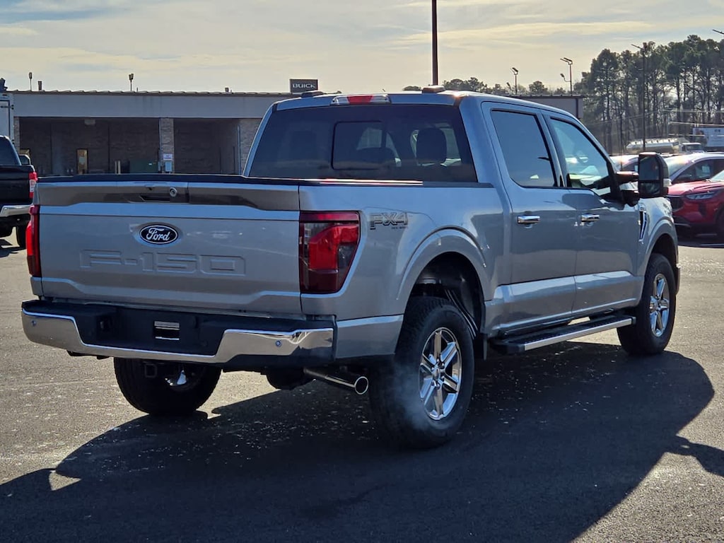 2025 Ford F-150 XLT photo 3