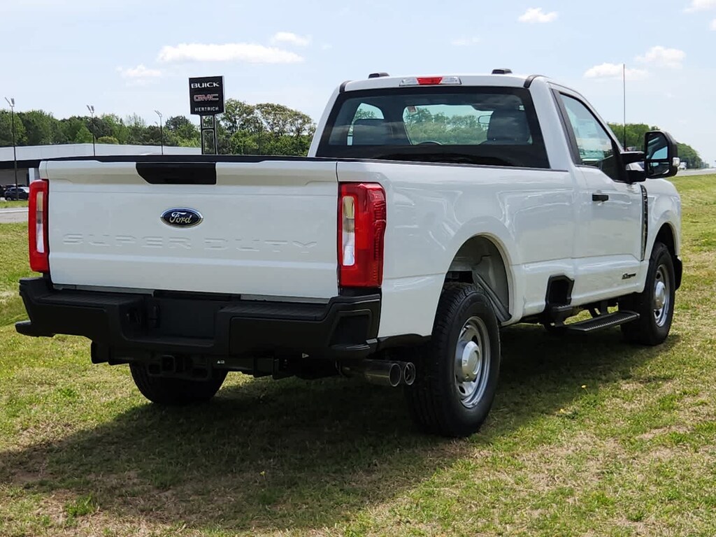 2025 Ford F-250 XL photo 3