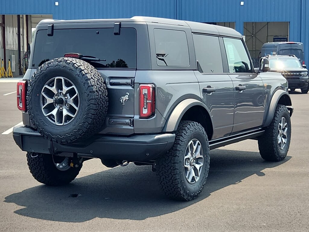 2025 Ford Bronco Badlands photo 3