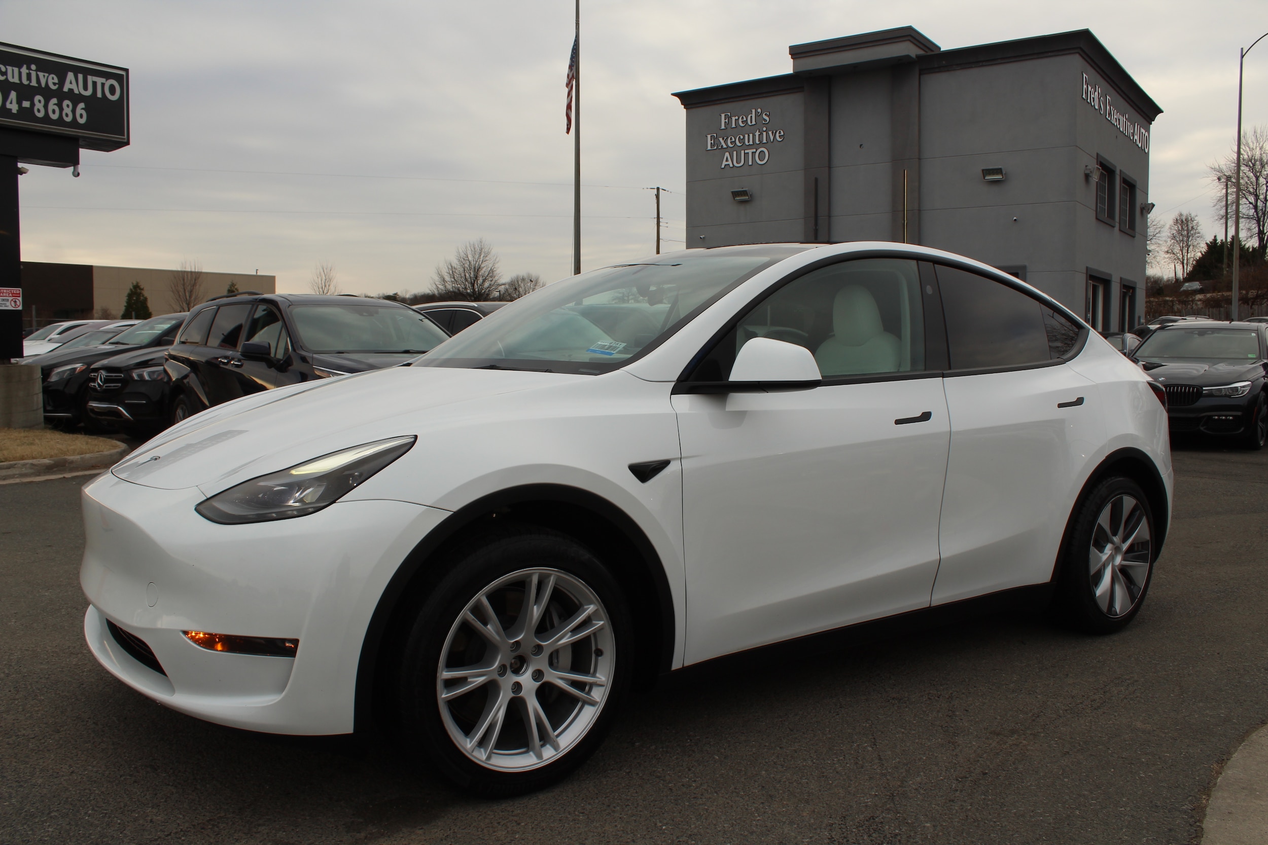 2023 Tesla Model Y Long Range's photo