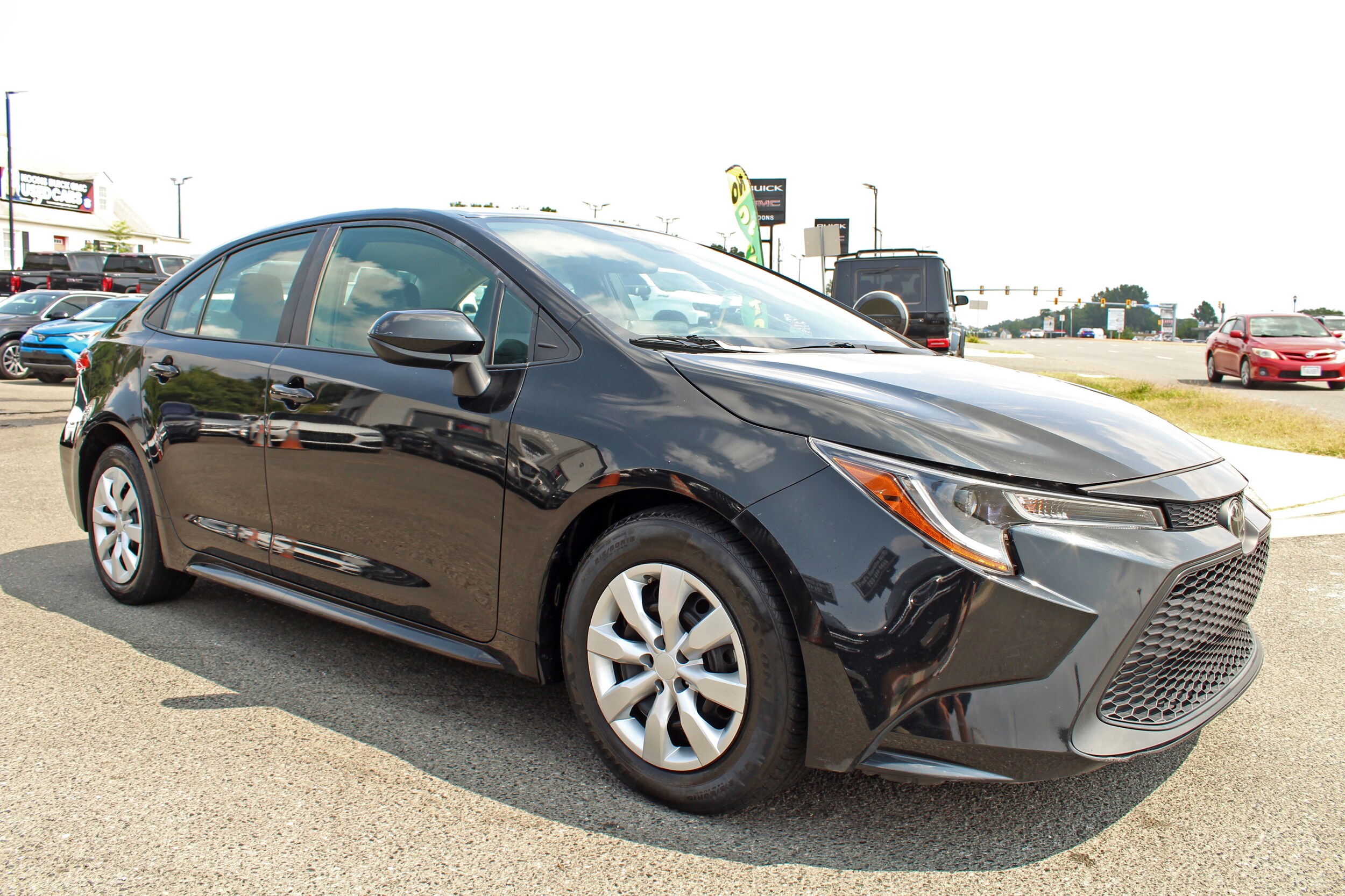 2021 Toyota Corolla LE photo 3