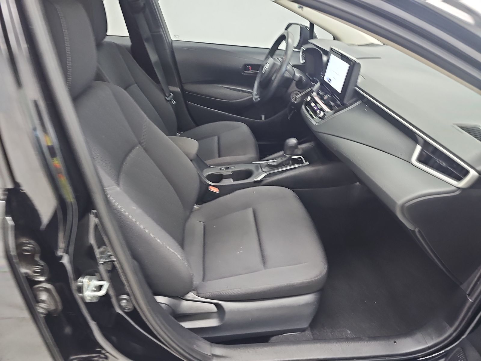 2024 Toyota Corolla LE photo 3