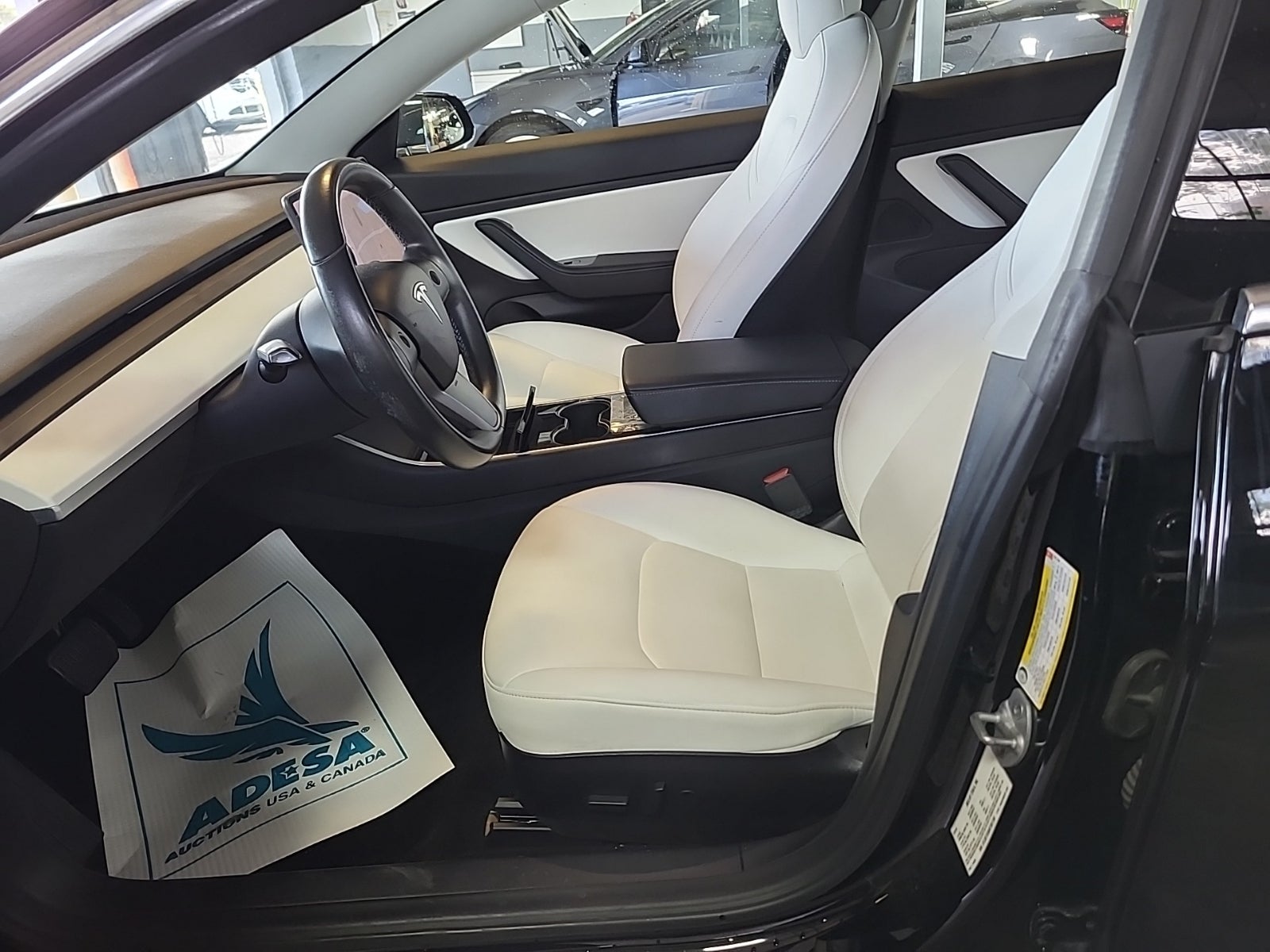 2019 Tesla Model 3 Standard Range Plus photo 2