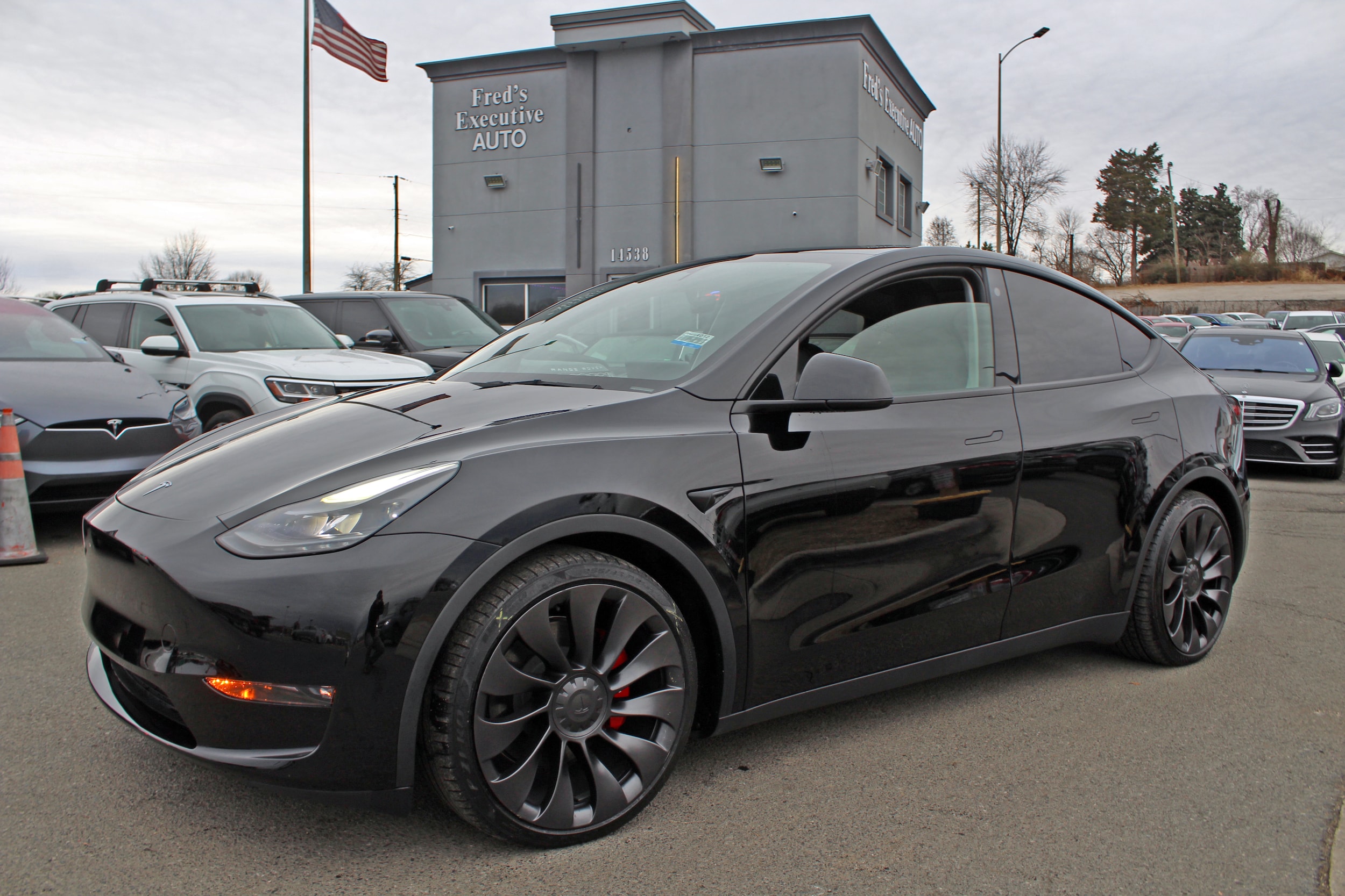 2023 Tesla Model Y Performance's photo