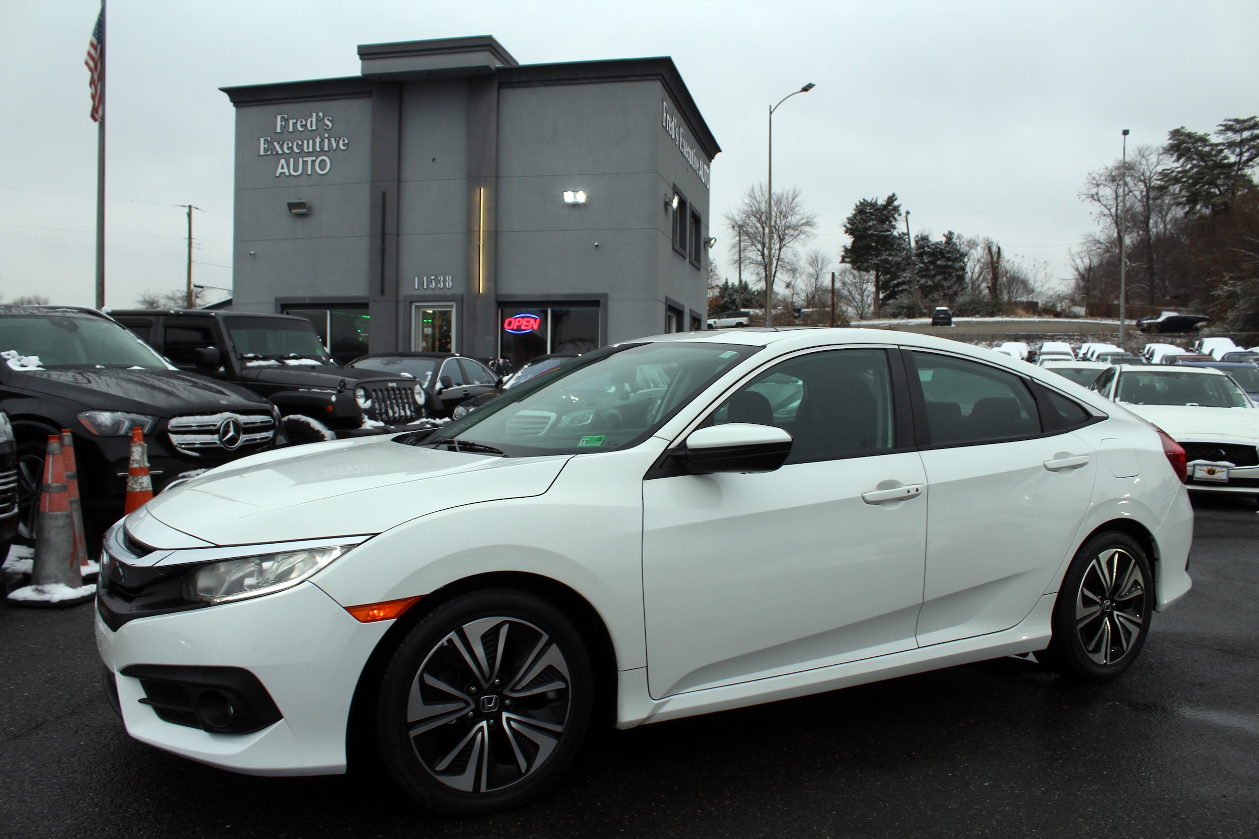 2017 Honda Civic EX-T's photo