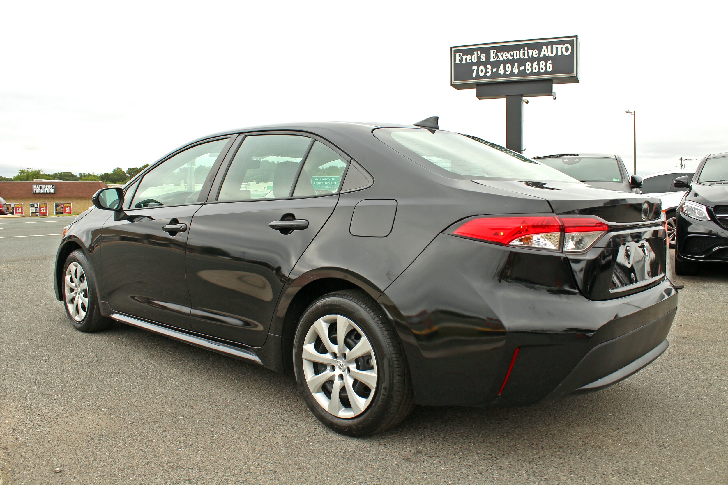 2022 Toyota Corolla LE photo 4