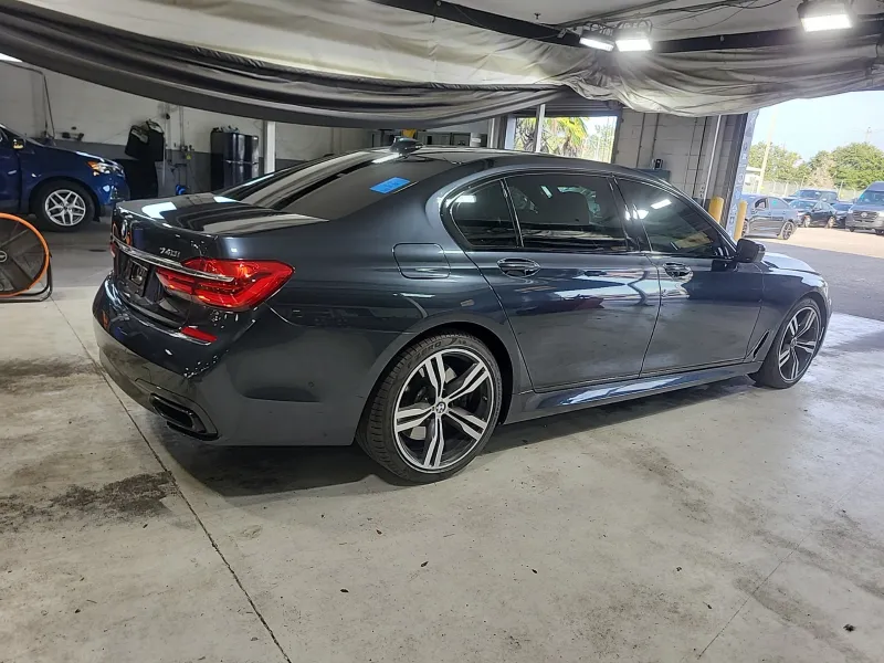 2018 Bmw 740i 7-series photo 3