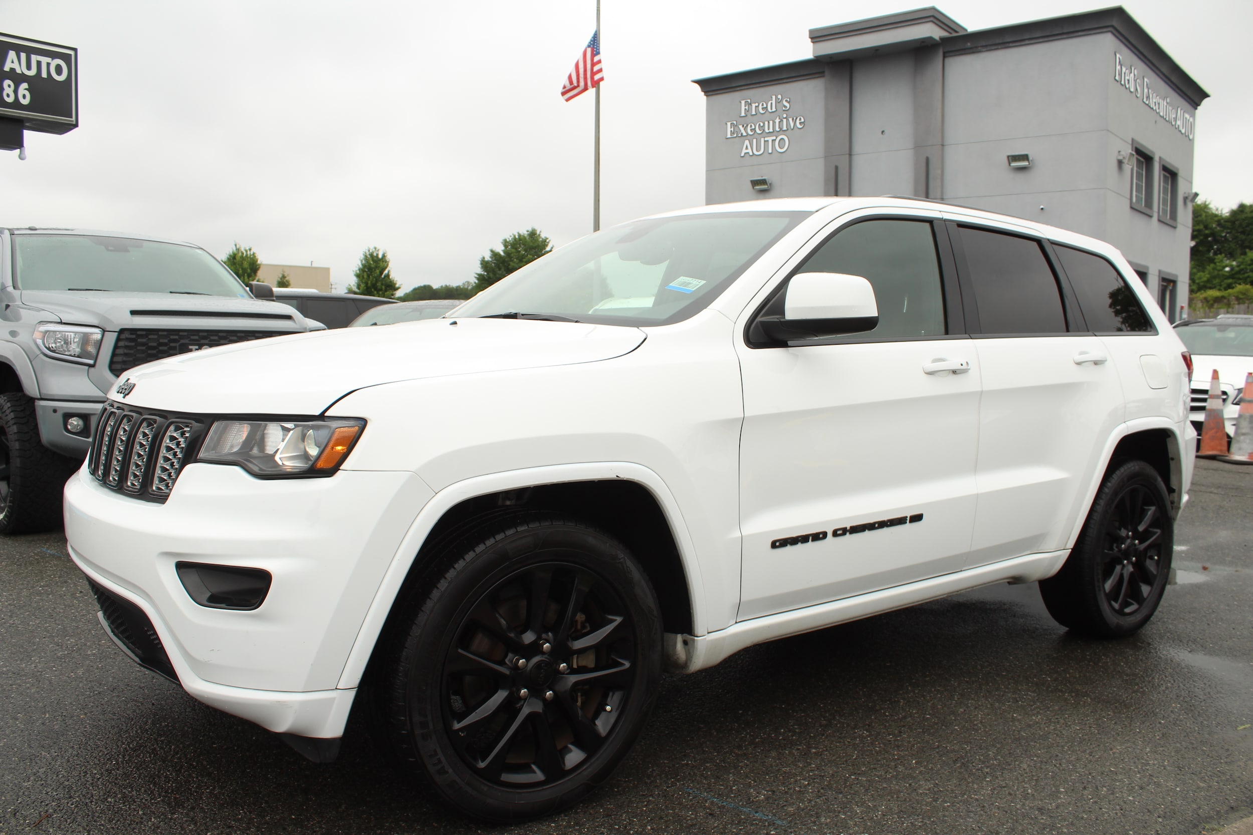 2022 Jeep Grand Cherokee Laredo X's photo