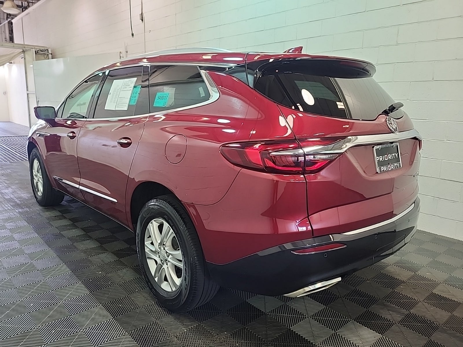 2019 Buick Enclave Essence photo 2