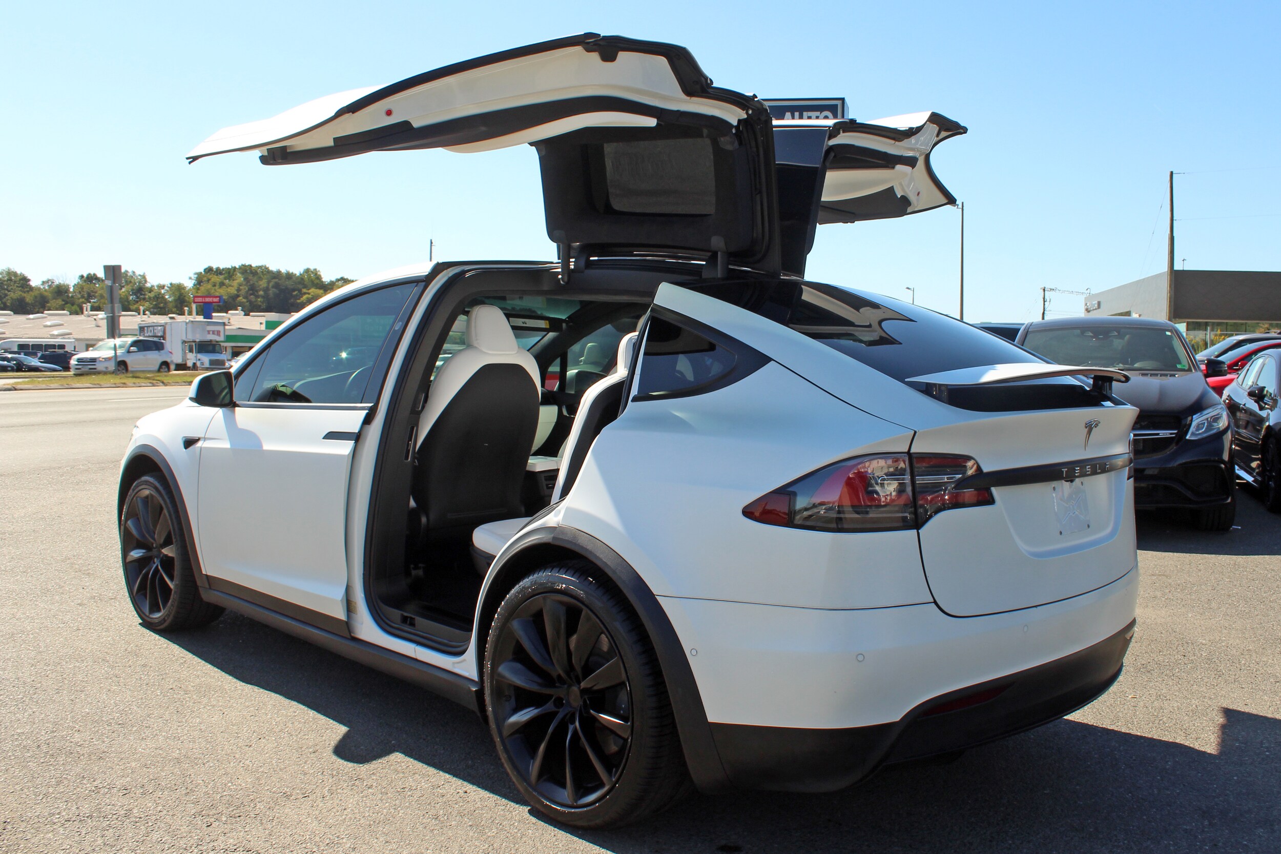 2020 Tesla Model X Long Range photo 4