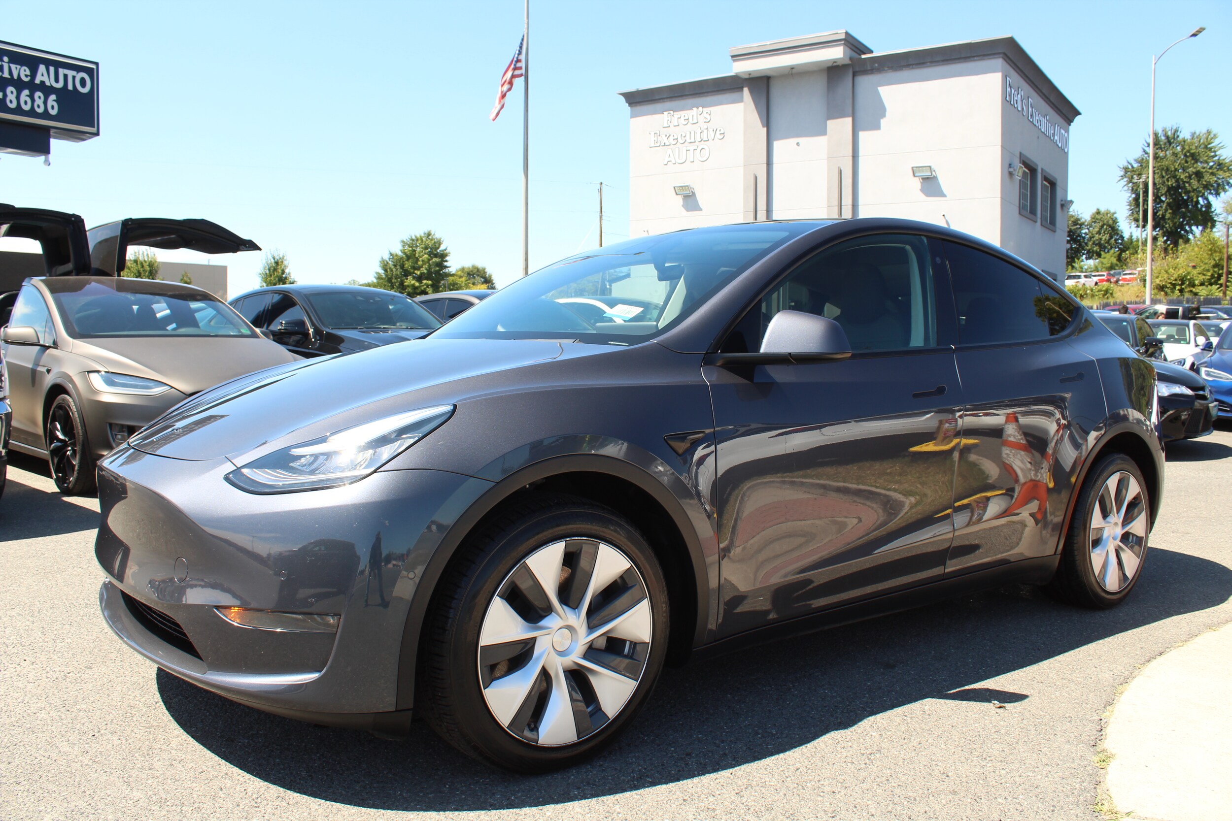 2020 Tesla Model Y Long Range photo 2