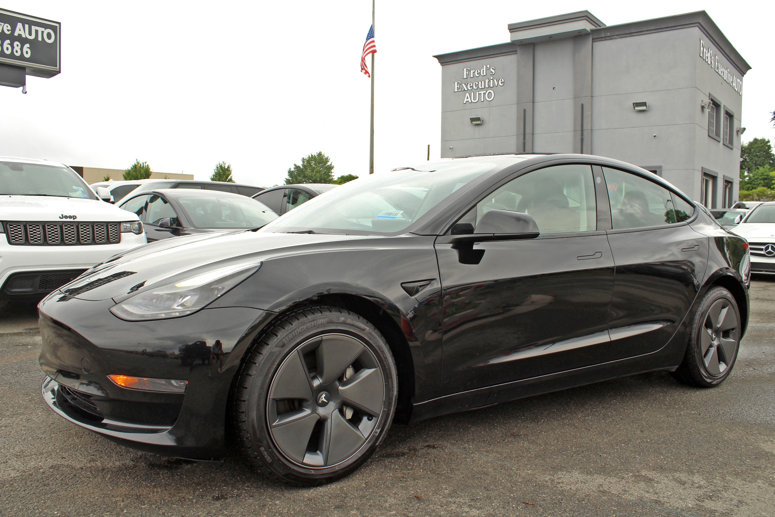 2023 Tesla Model 3 -'s photo
