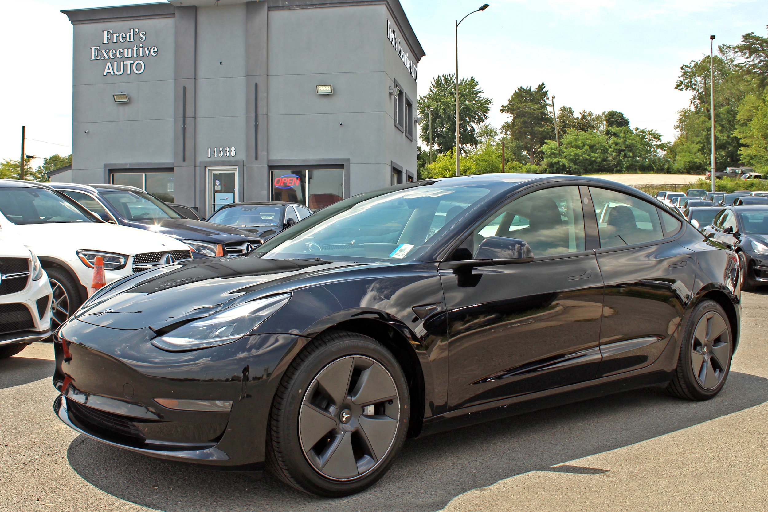 2023 Tesla Model 3 -'s photo
