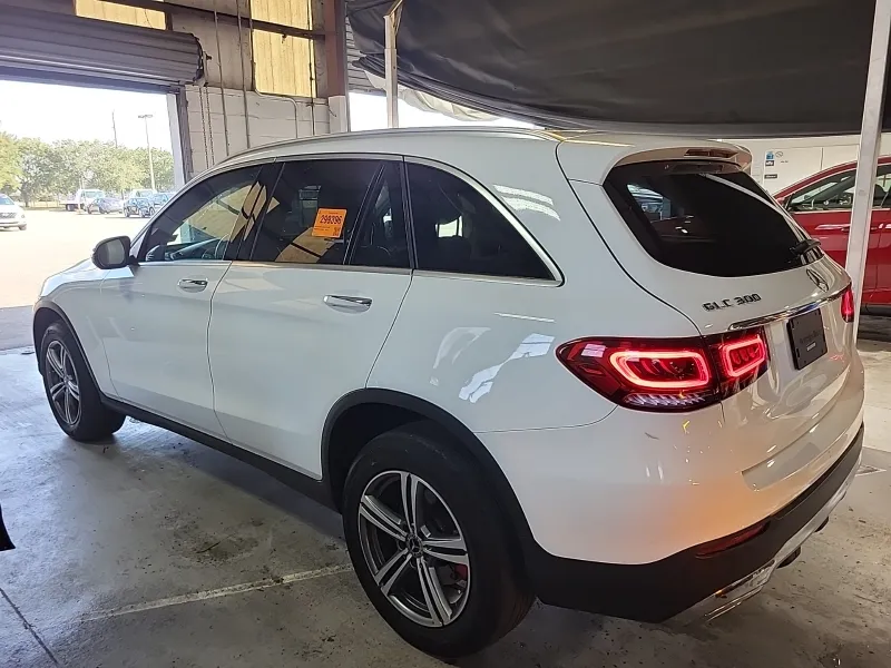 2020 Mercedes Benz GLC 300 photo 2