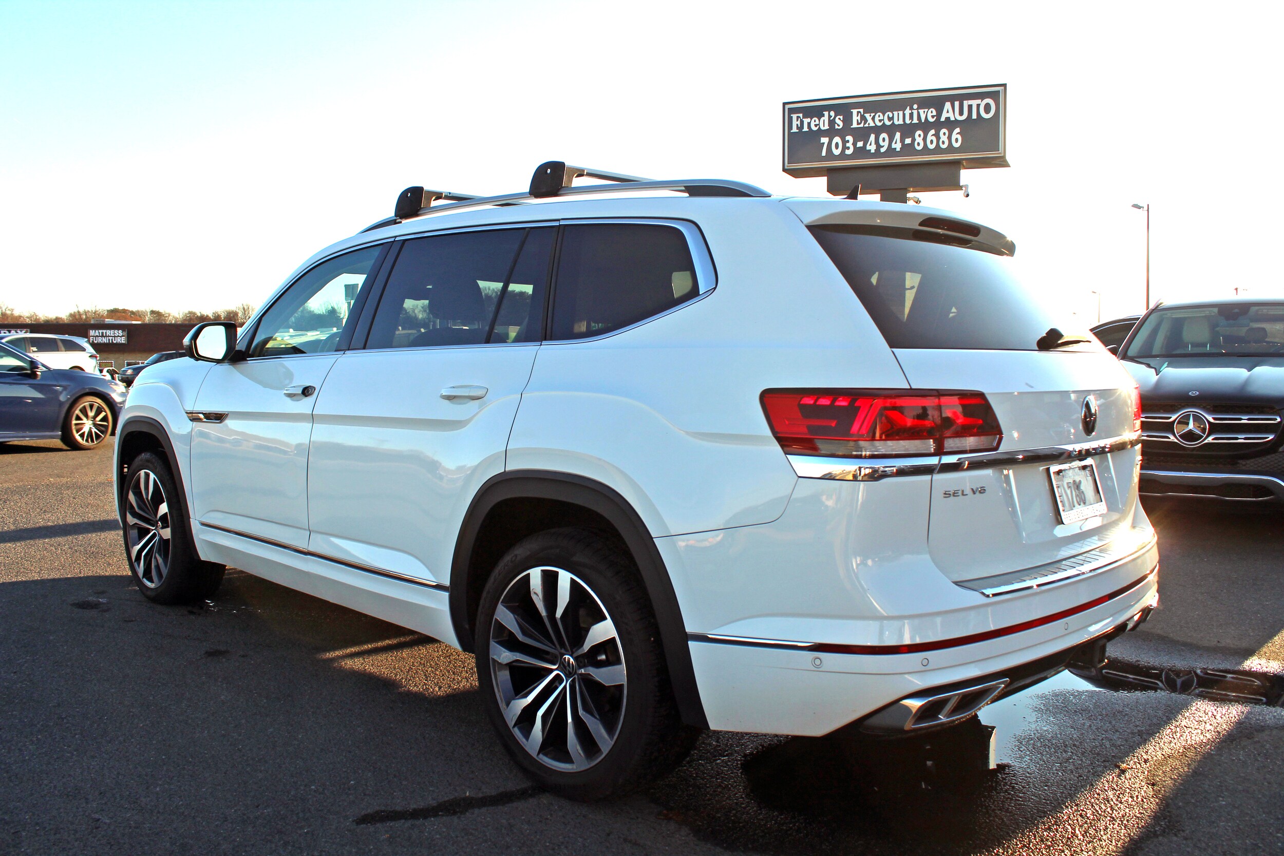 2021 Volkswagen Atlas V6 SEL Premium R-Line photo 2