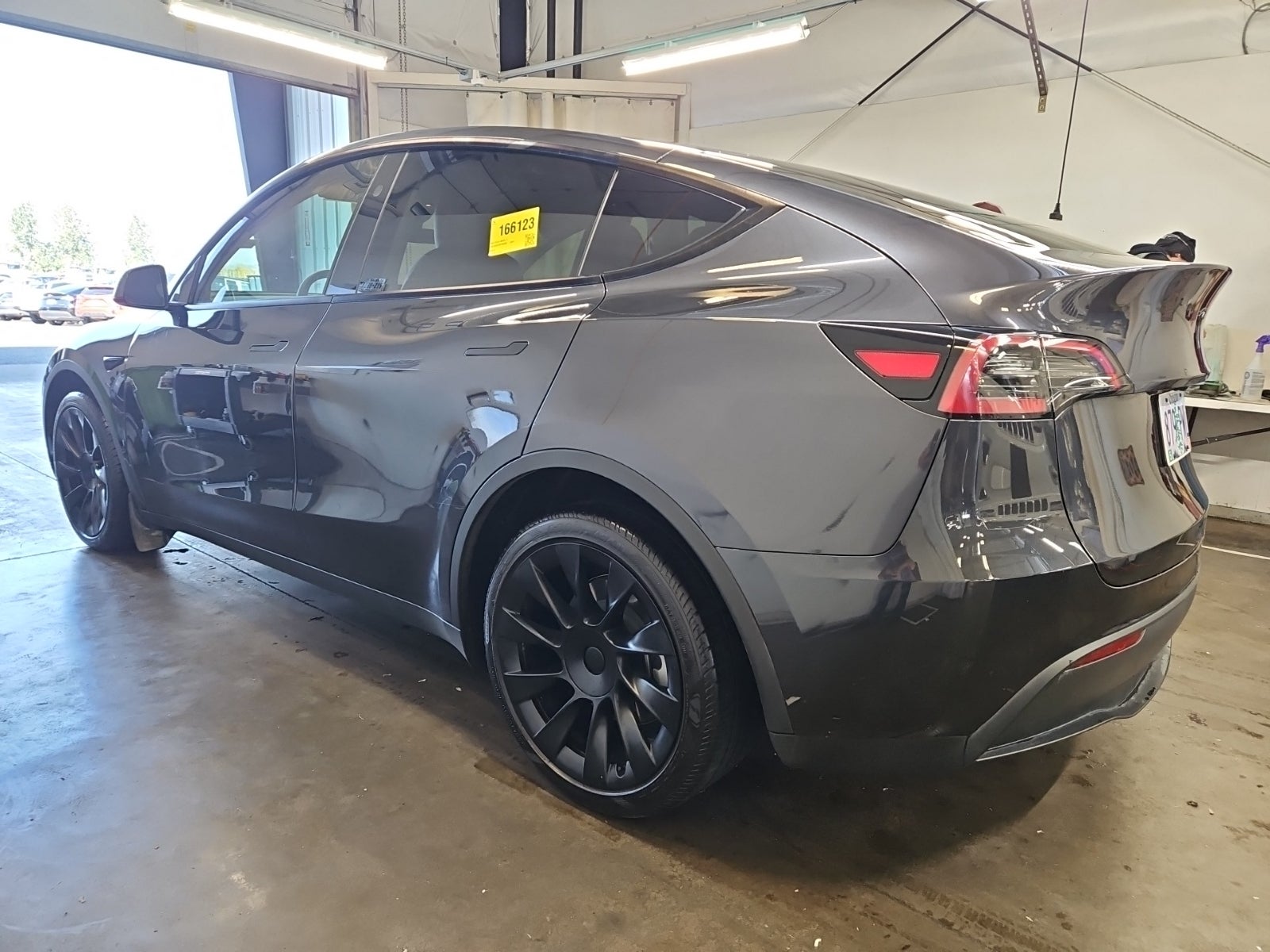 2024 Tesla Model Y Long Range photo 2