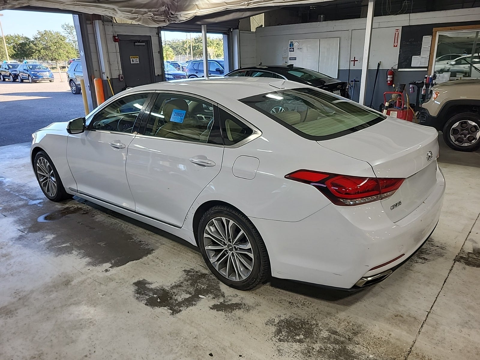 2016 Hyundai Genesis 3.8 photo 2