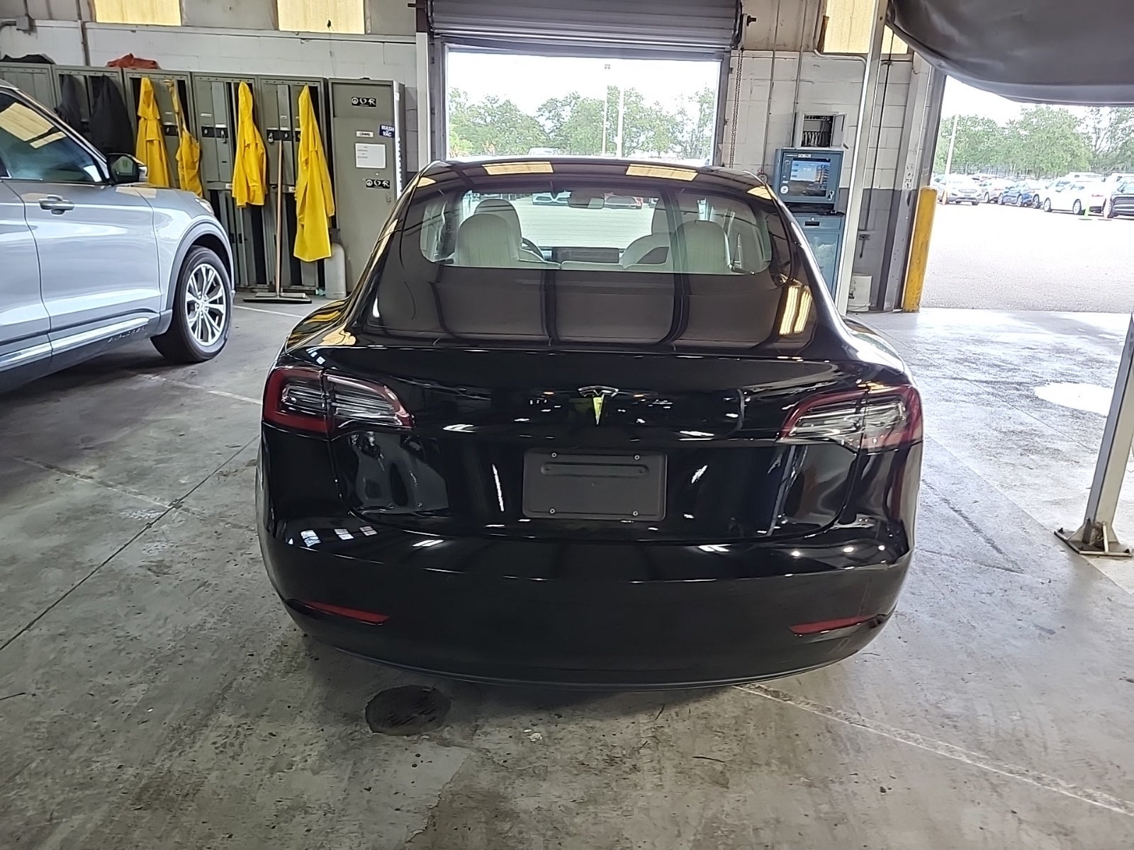 2019 Tesla Model 3 Standard Range Plus photo 4