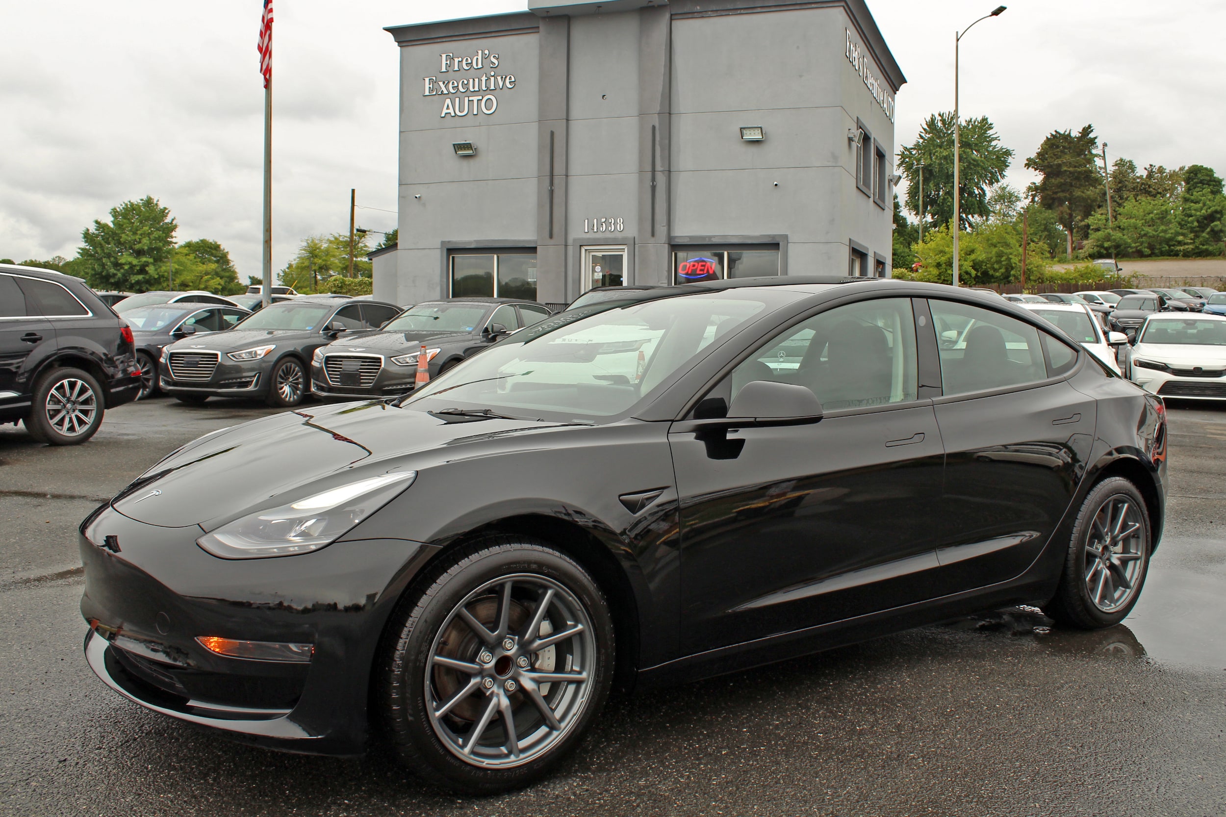 2023 Tesla Model 3 -'s photo