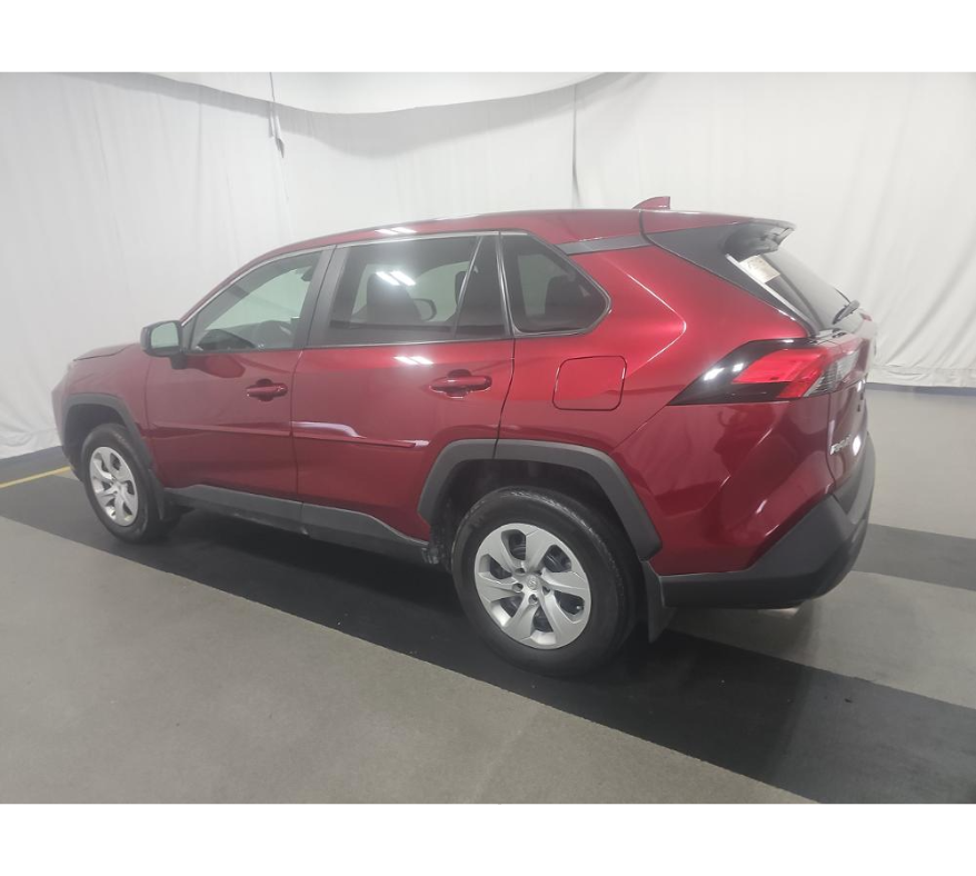 2022 Toyota RAV4 LE photo 4