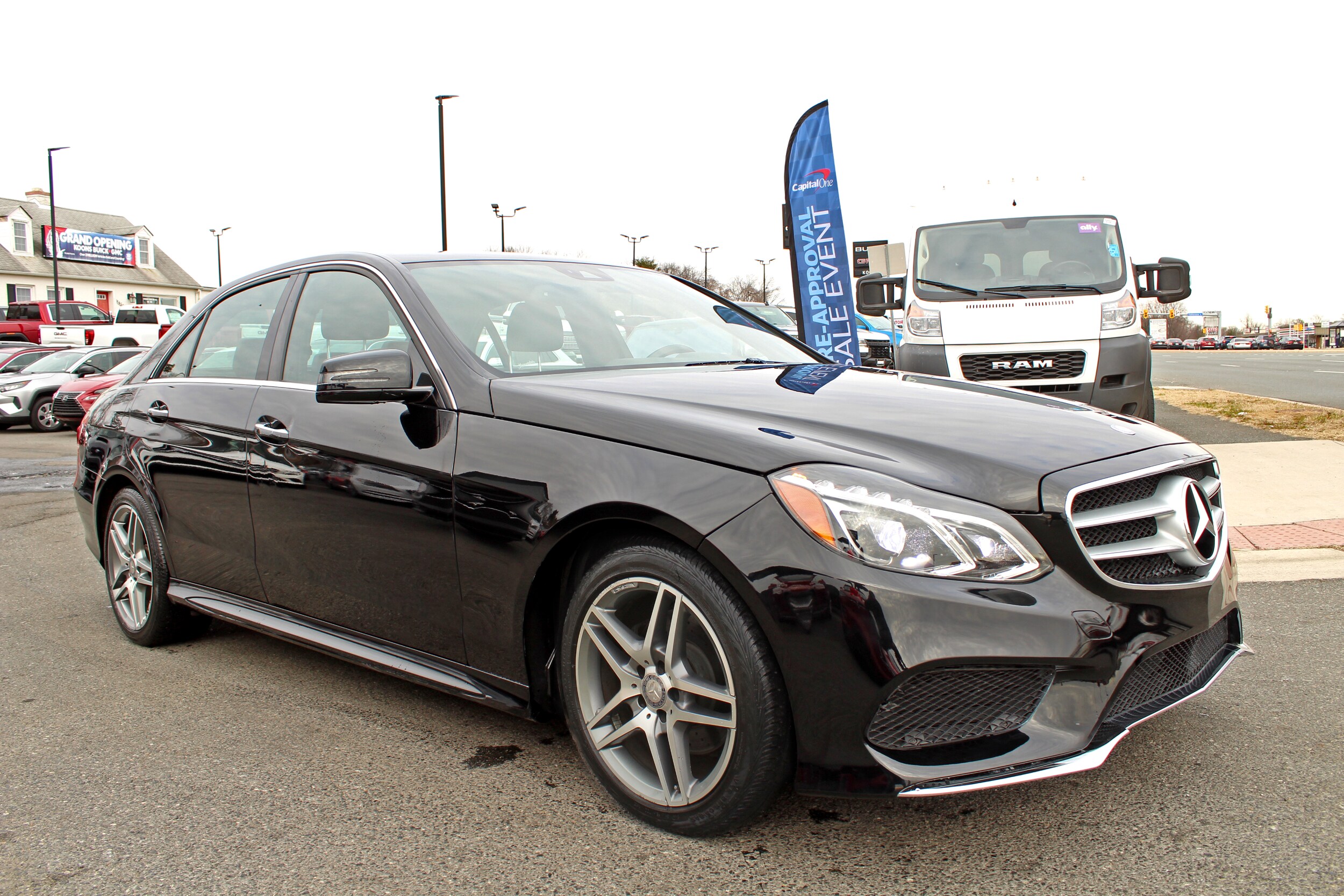 2016 Mercedes Benz E 350 4MATIC photo 3