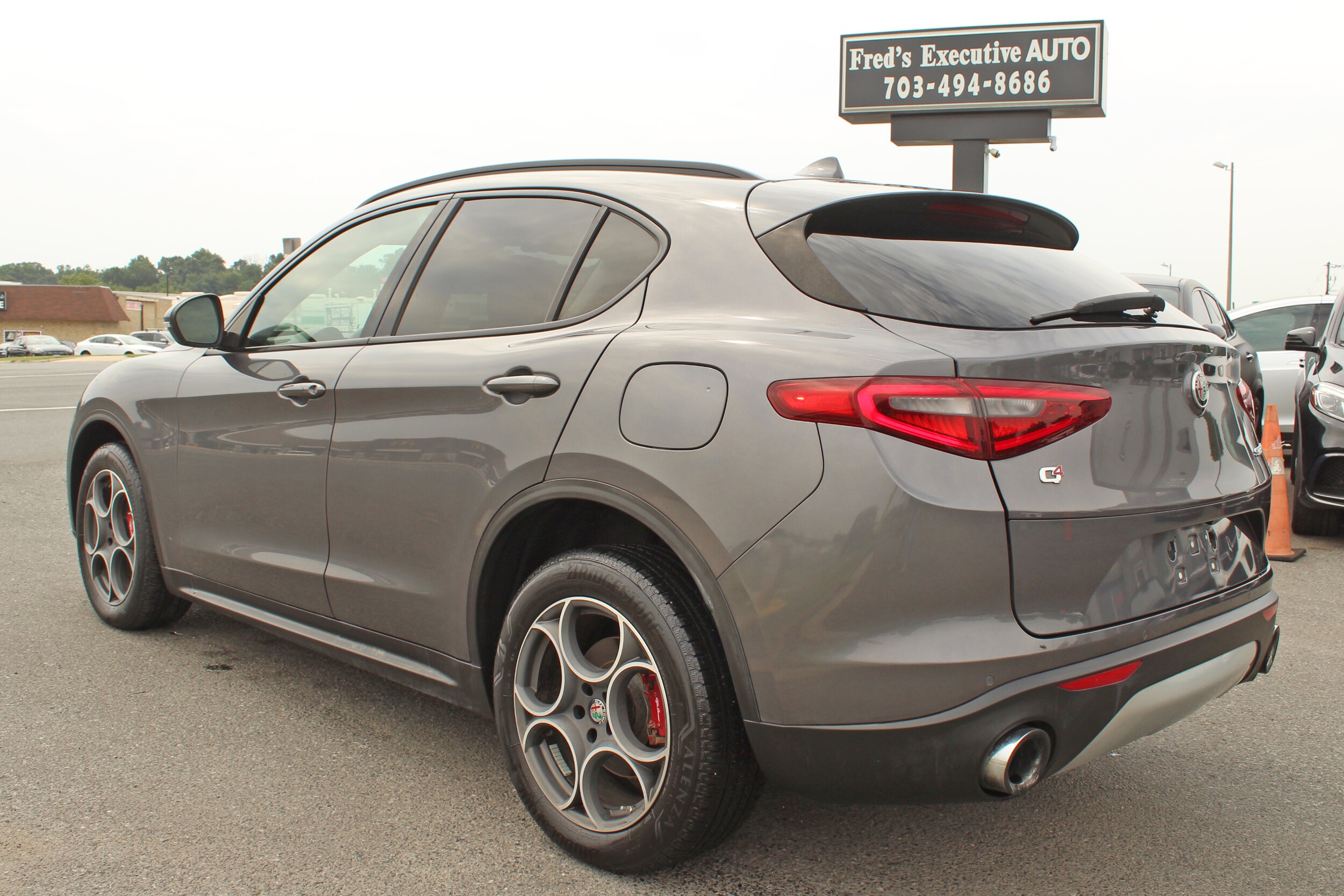 2018 Alfa Romeo Stelvio Sport photo 4