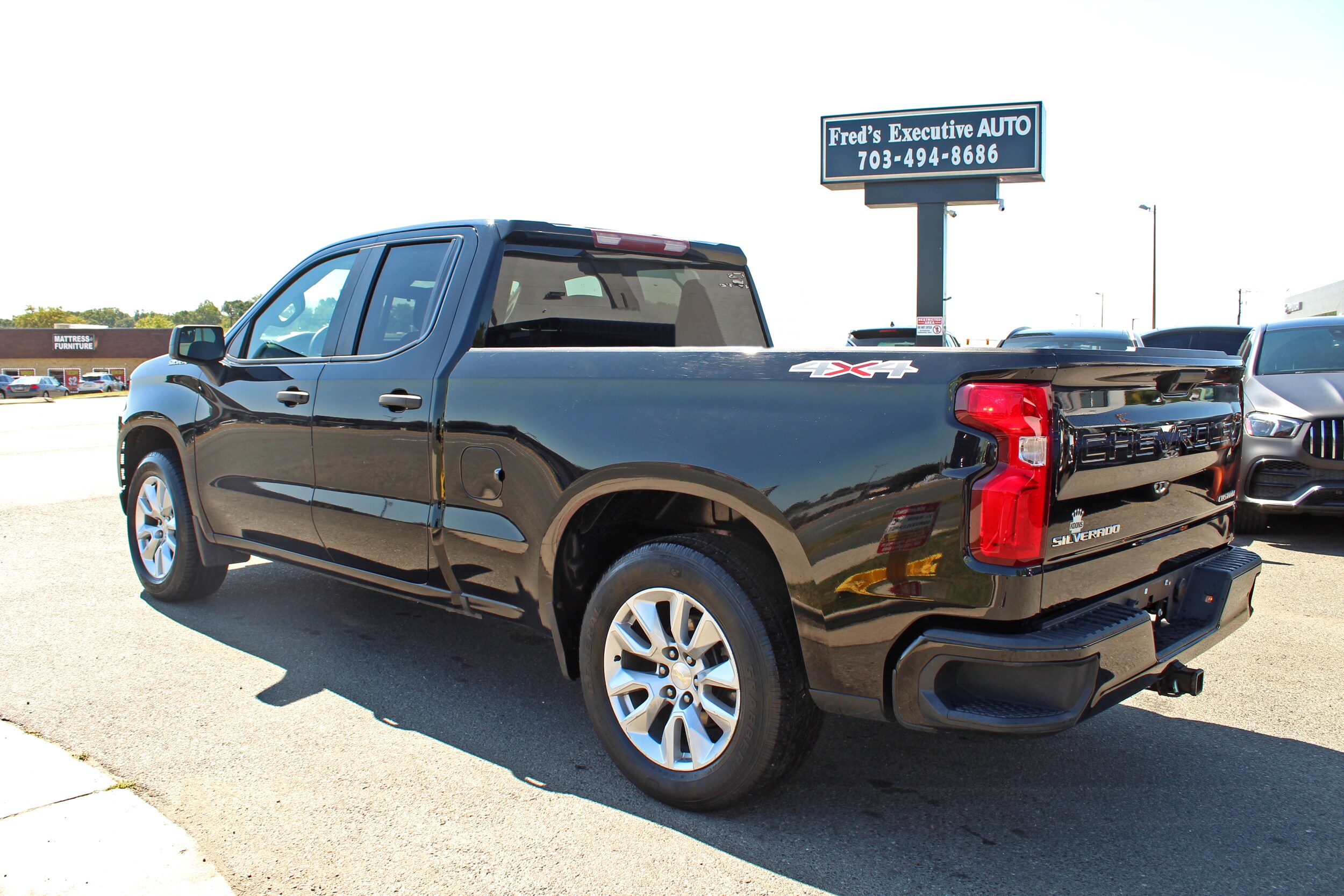 2020 Chevrolet Silverado 1500 Custom photo 4
