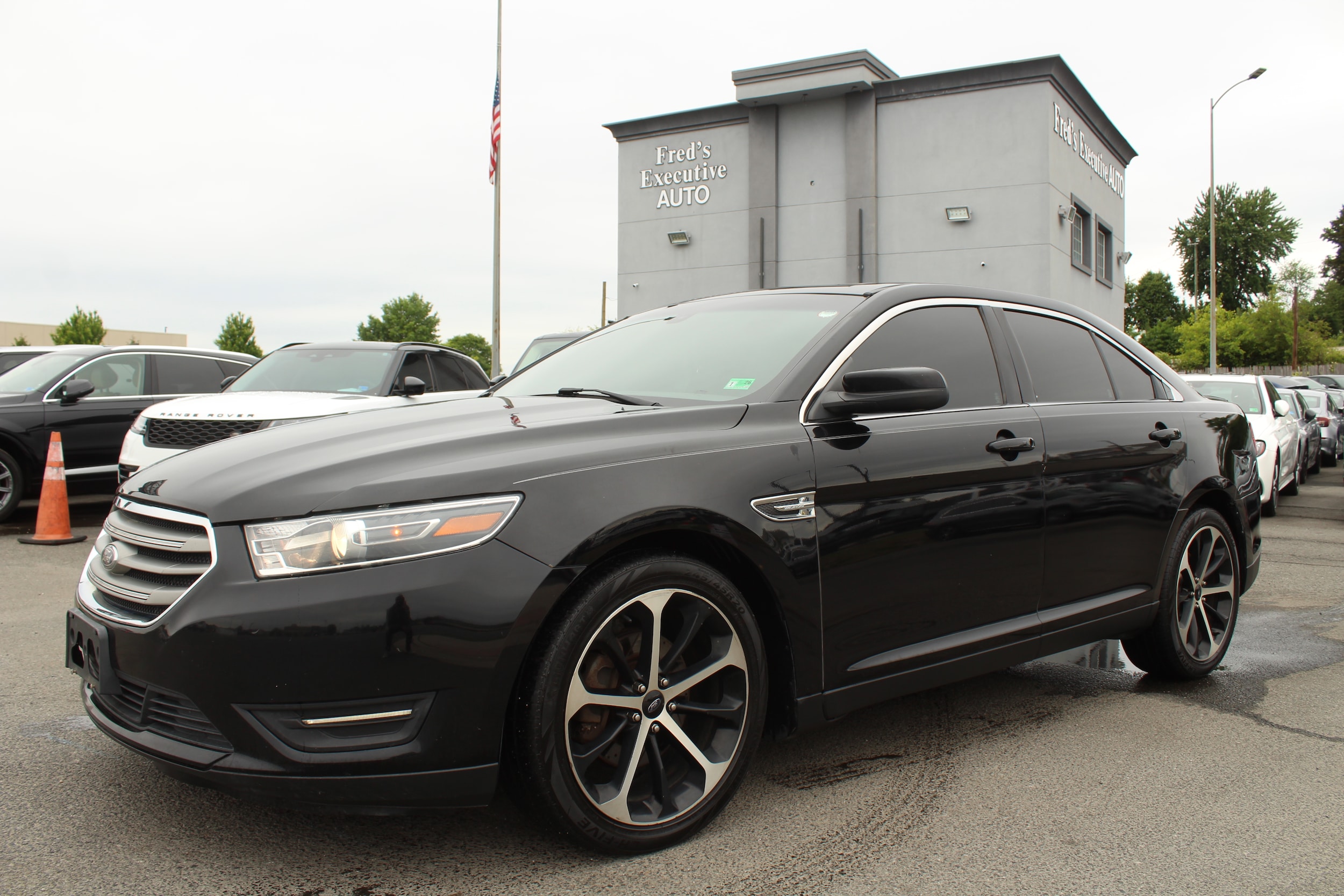 2016 Ford Taurus SEL AWD's photo