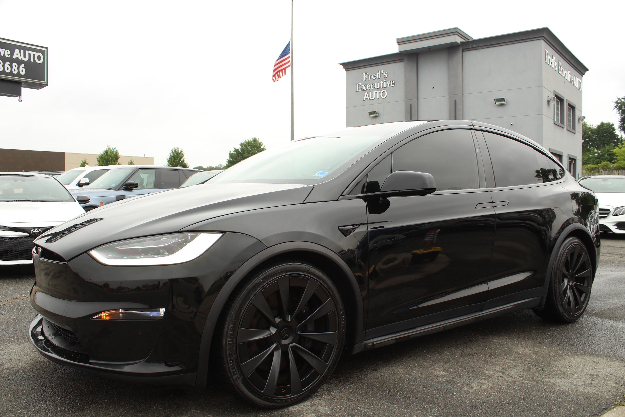 2022 Tesla Model X Long Range's photo