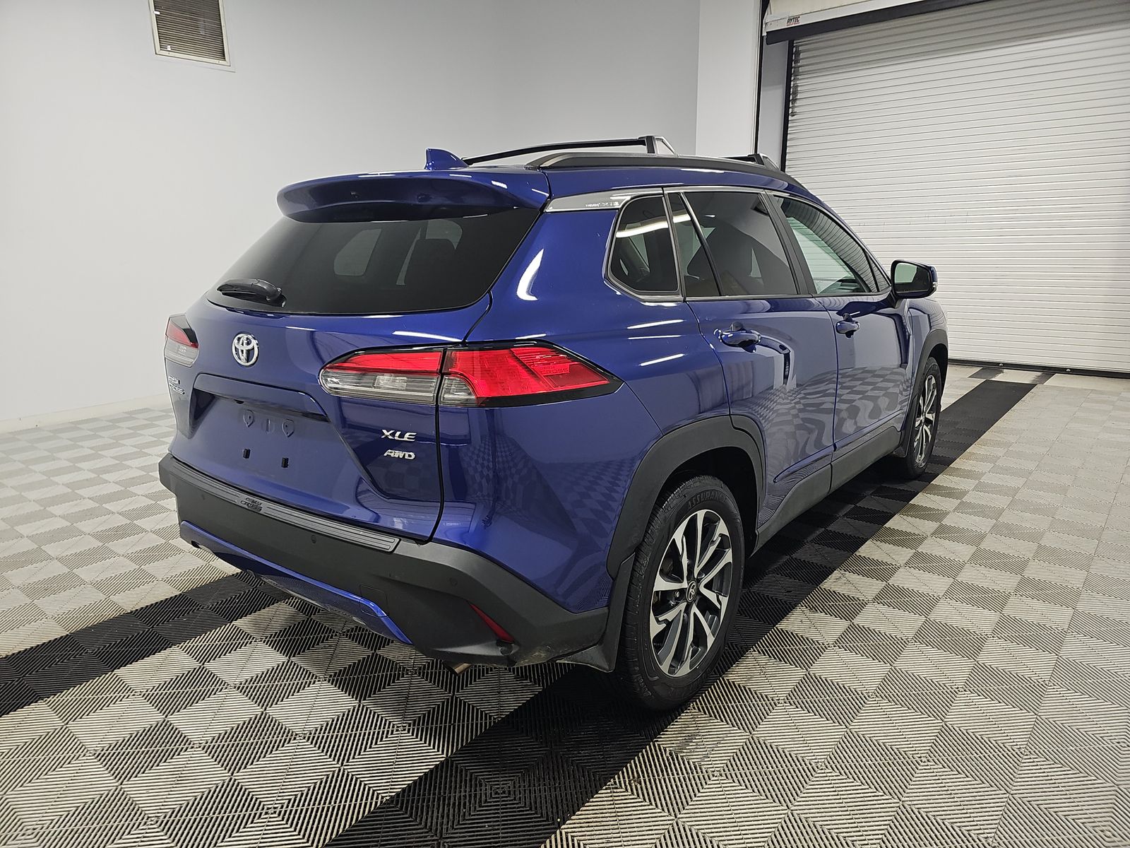 2024 Toyota Corolla Cross XLE's photo