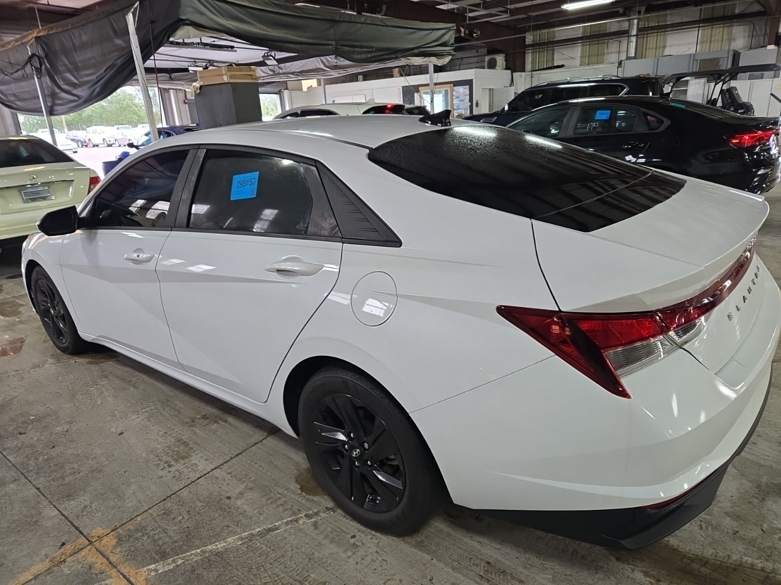 2021 Hyundai Elantra SEL photo 2