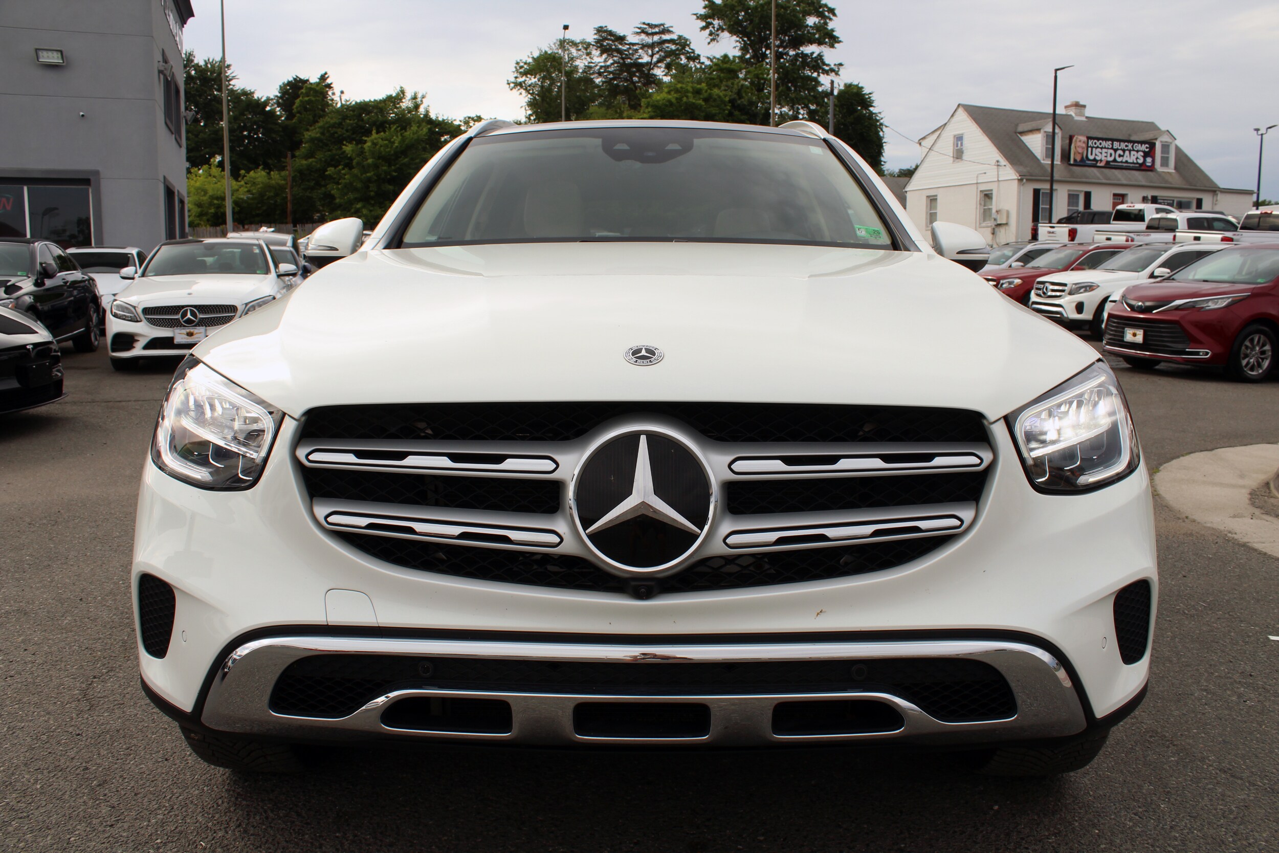 2021 Mercedes Benz GLC 300 photo 2