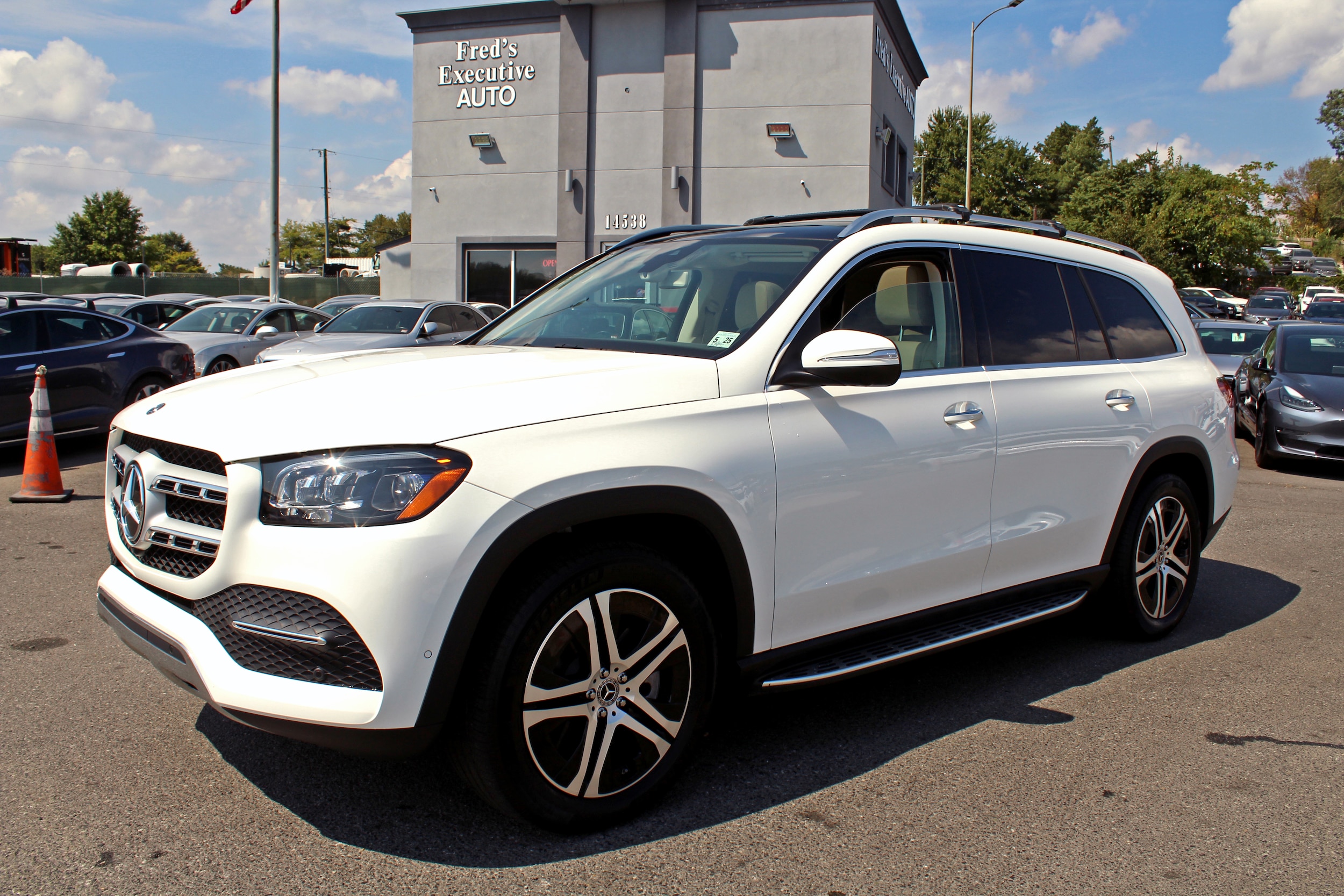 2020 Mercedes-Benz GLS GLS450's photo