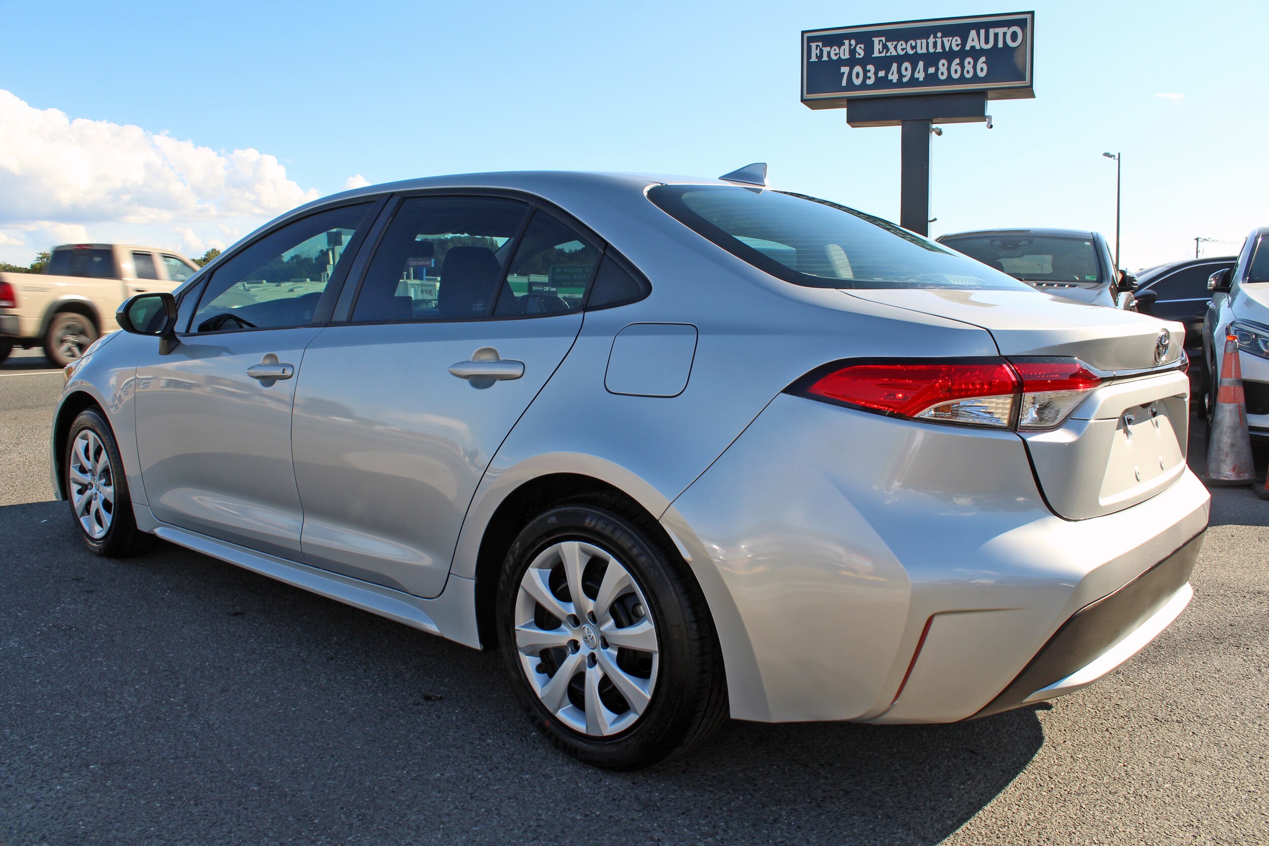 2020 Toyota Corolla LE photo 4